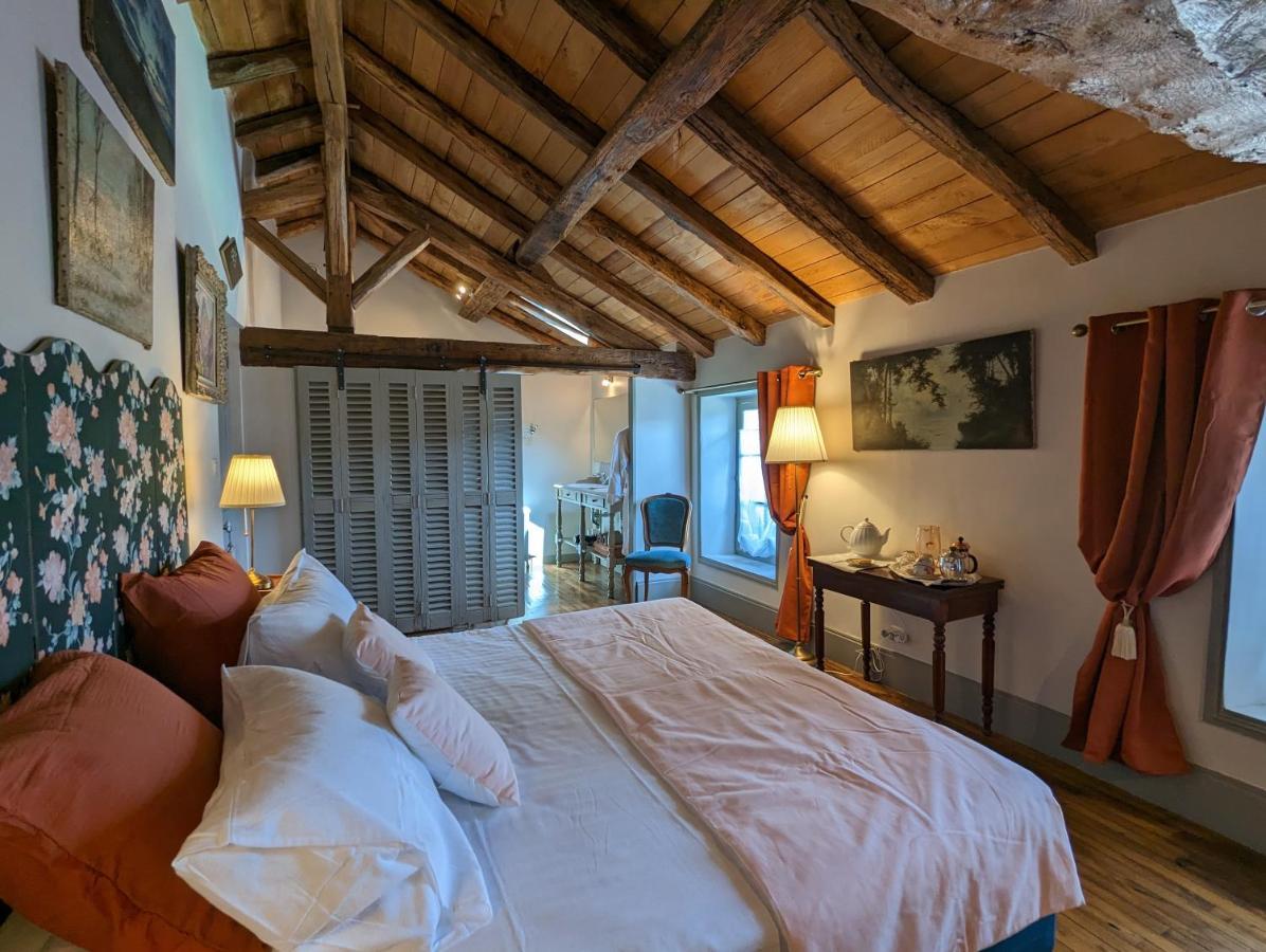 Chateau De Lavaud Montbron Esterno foto